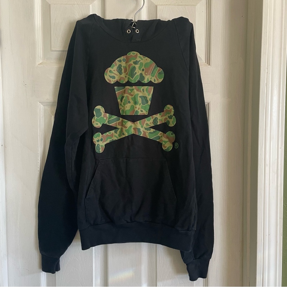 Johnny Cupcakes Camo Skull & Crossbones Hoodie Black Unisex Size Small